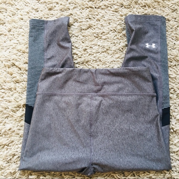 Underarmour gray cropped leggings size Xs - Picture 4 of 5